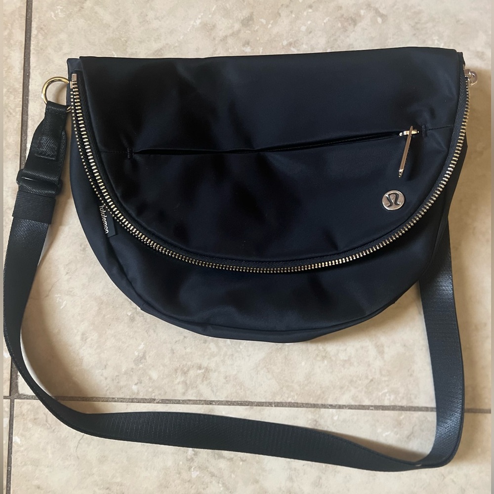 brand new lululemon all night festival bag